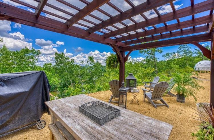 The Aries-A Stargazing, Luxury Glamping Tent Rogersville Bagian luar foto