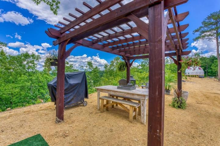 The Aries-A Stargazing, Luxury Glamping Tent Rogersville Bagian luar foto