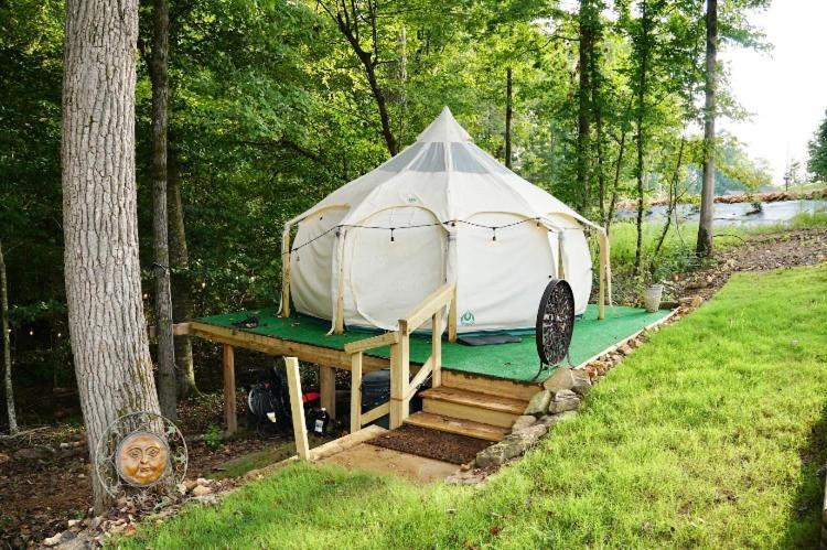 The Aries-A Stargazing, Luxury Glamping Tent Rogersville Bagian luar foto